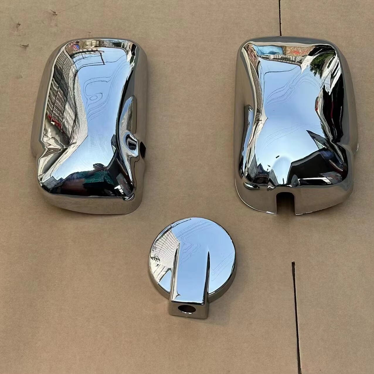 Benefits of Upgrading to a Premium Hino300 Mirror Cover