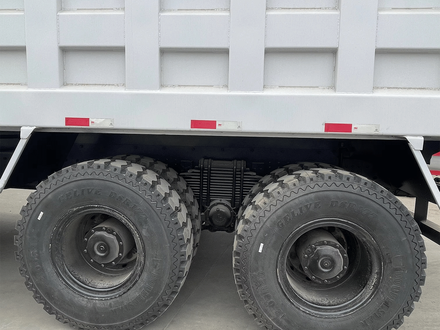 High Quality Used Sinotruk Howo Dump Truck 6x4 375hp 10wheels Tipper Truck for Sale supplier