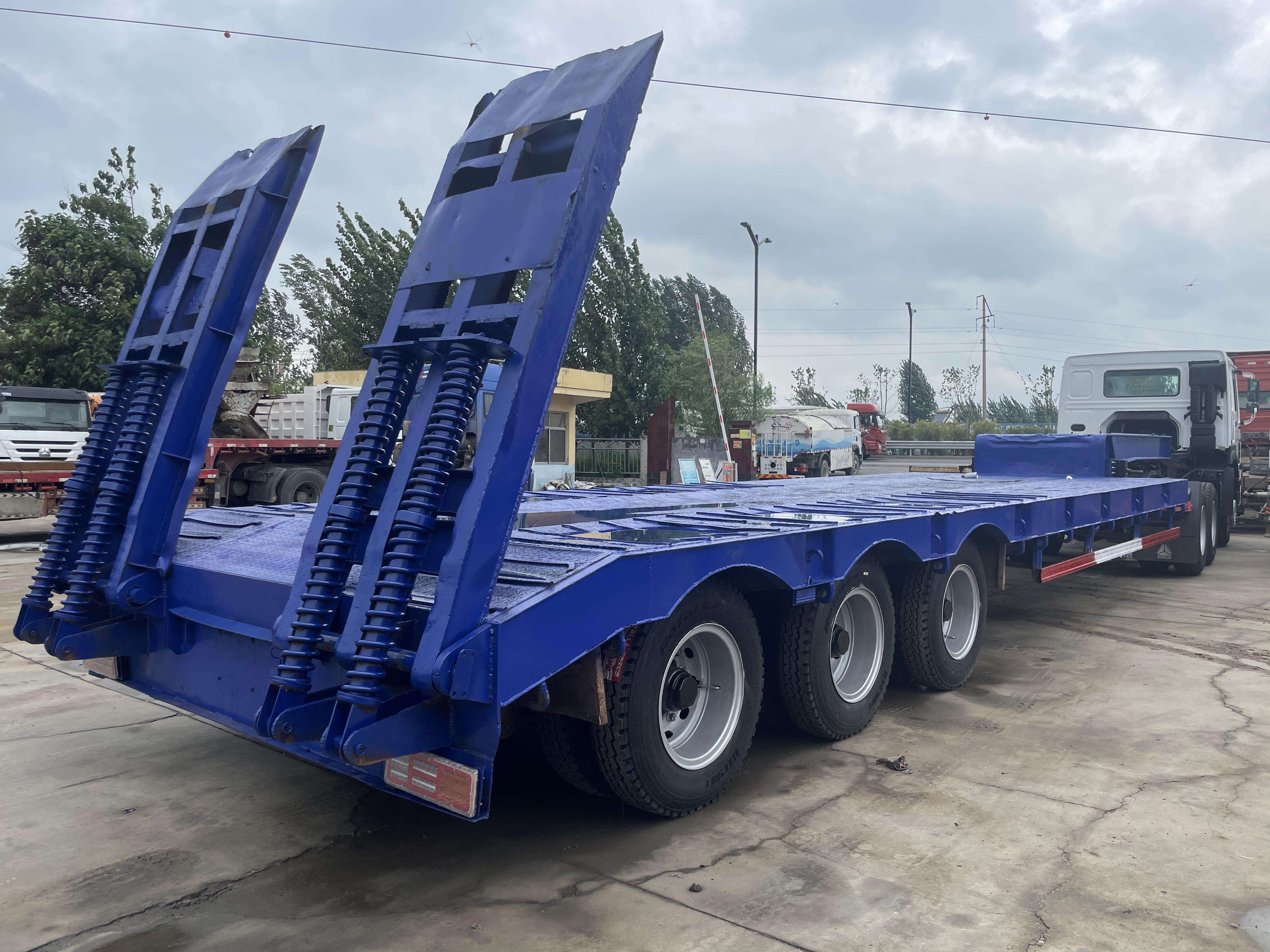 King of Roads Heavys Duty Truck Sino Howo N7 Hohan 4x2 6x4 Tractor Head Logistics Transportation 10 Wheel Tractor Truck manufacture