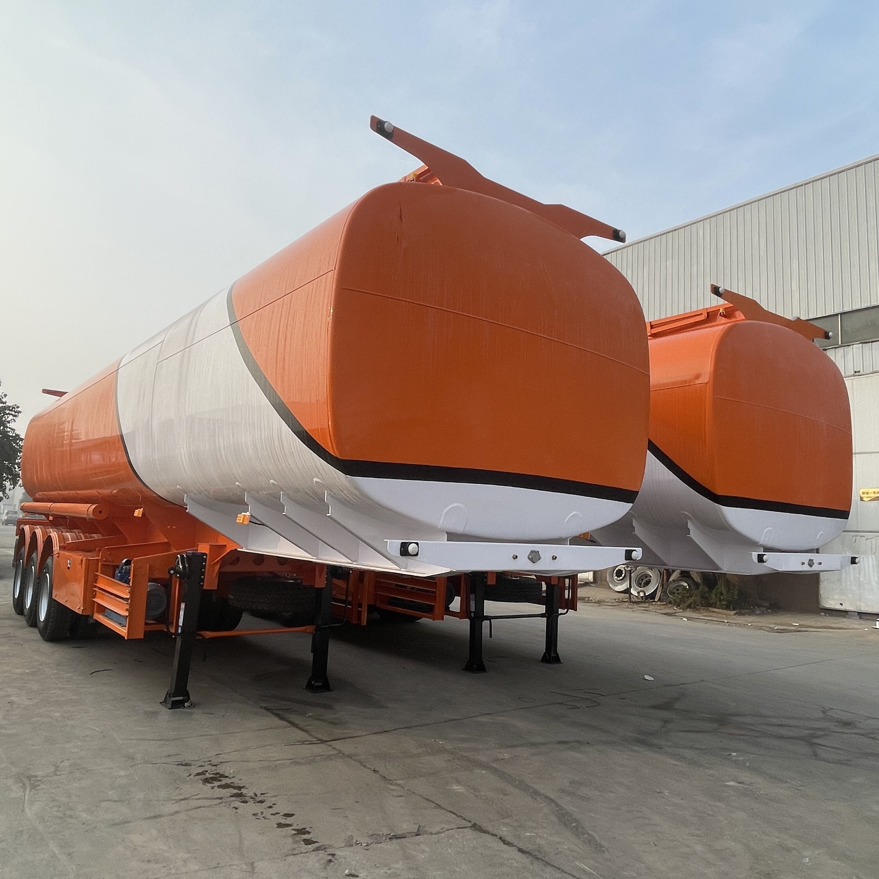 How to Select a Tanker Trailer for Transporting Chemical Liquids Safely
