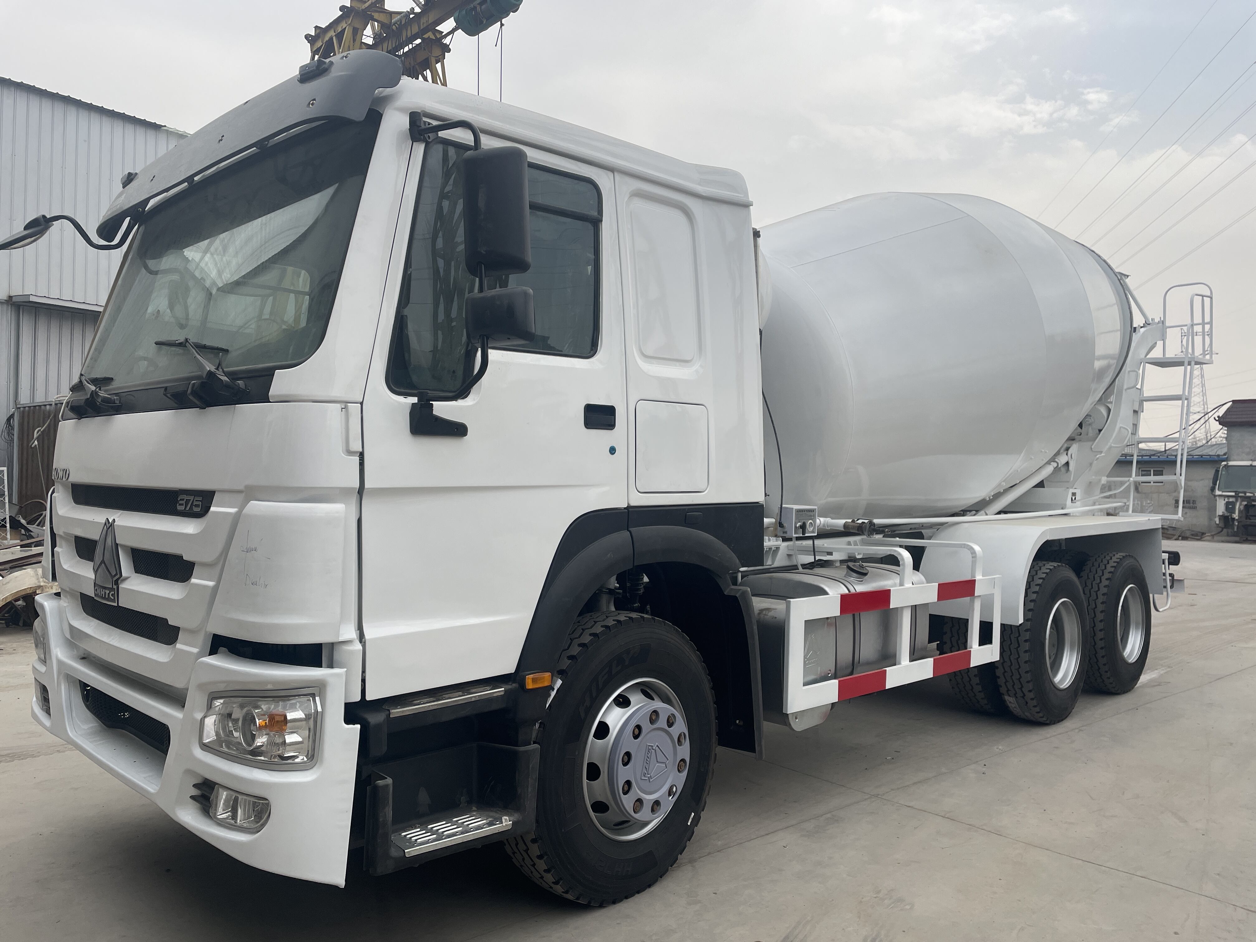 Mixer Truck Drum Design: Ensuring Consistent Mix Quality During Long Transits

