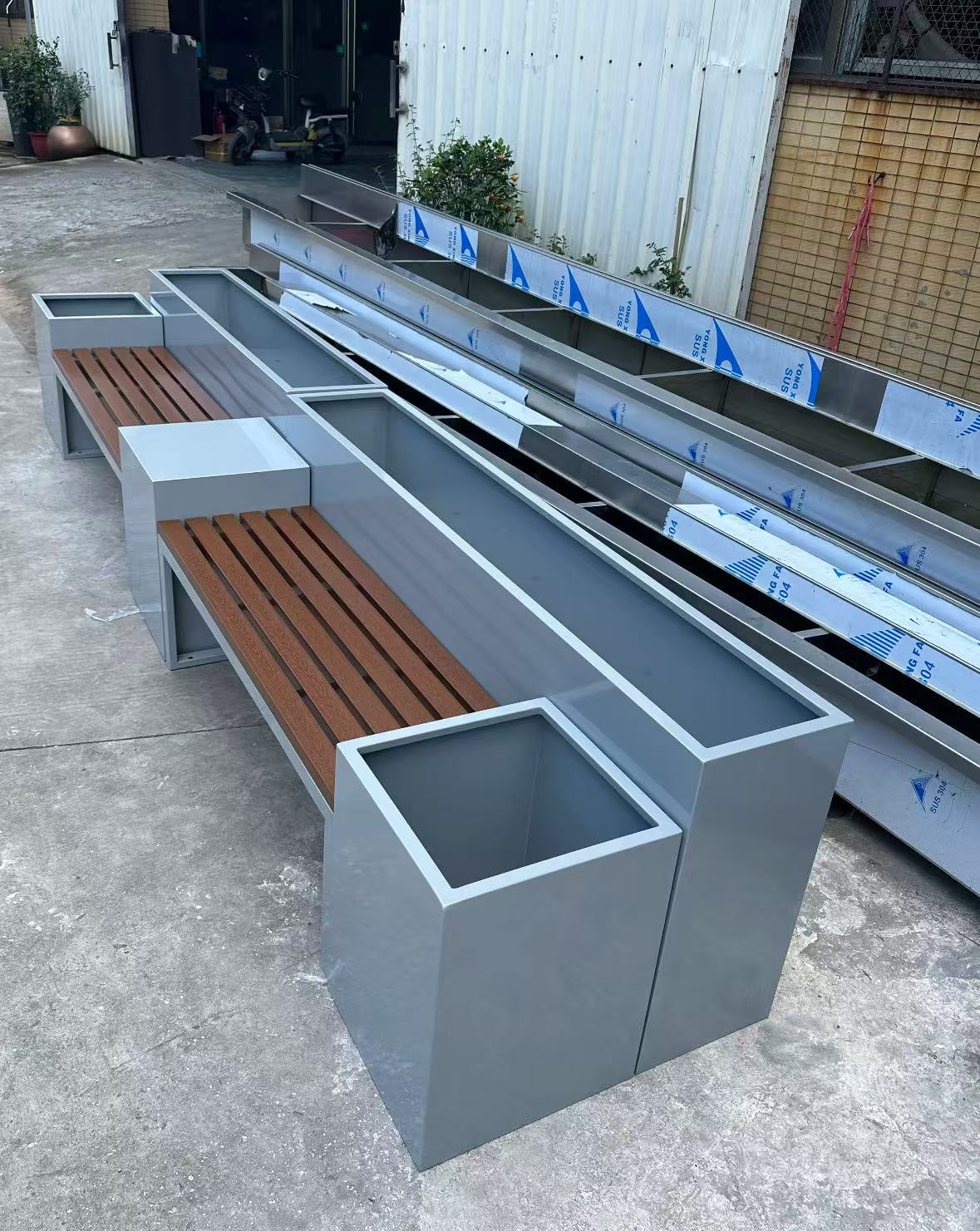 Why Are Stainless Steel Flower Boxes a Smart Choice for Gardens