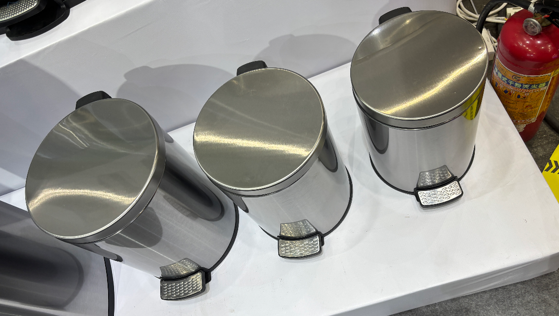 What Makes Stainless Steel Trash Cans Eco-Friendly?