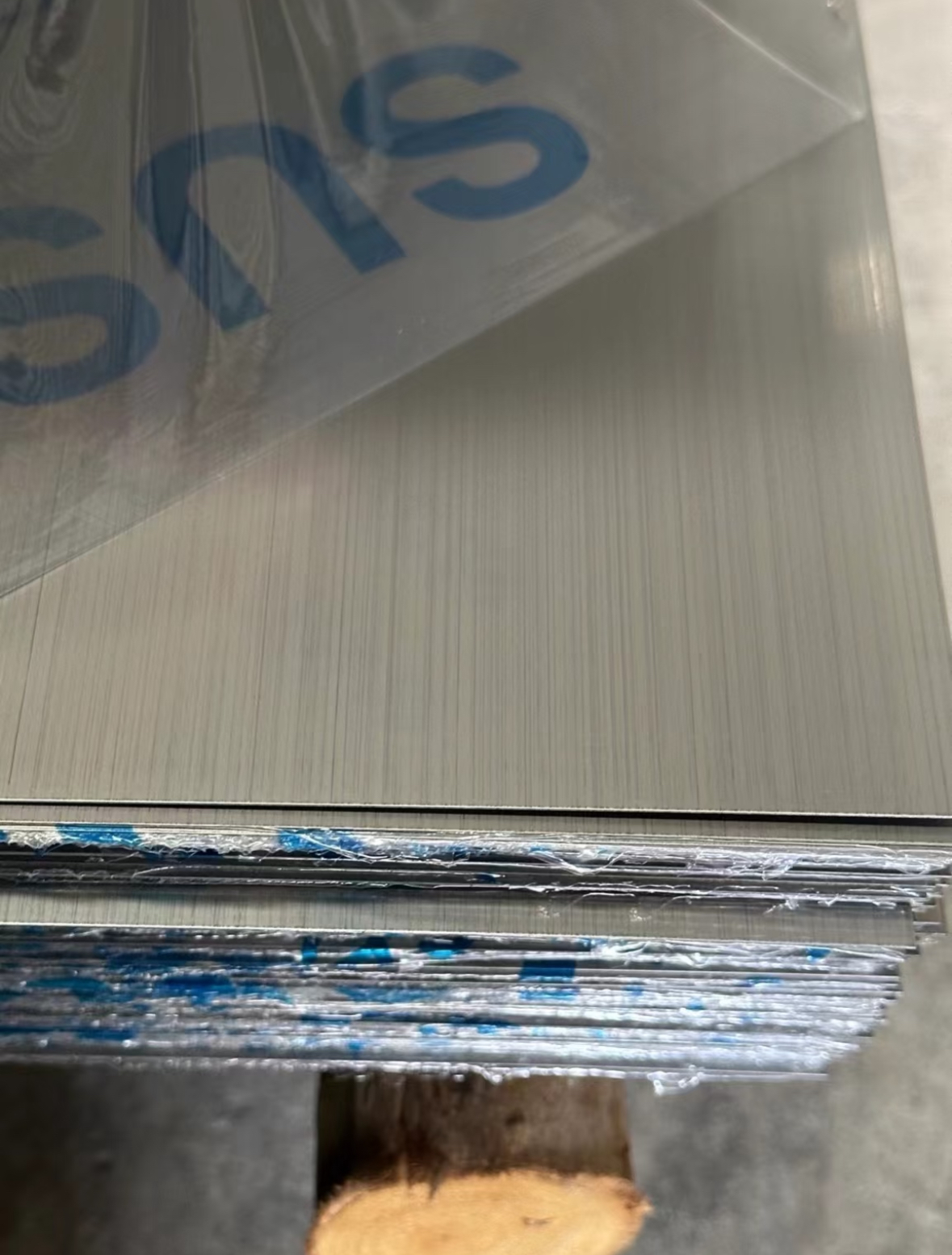 How to maintain stainless steel sheets with hairline finish?