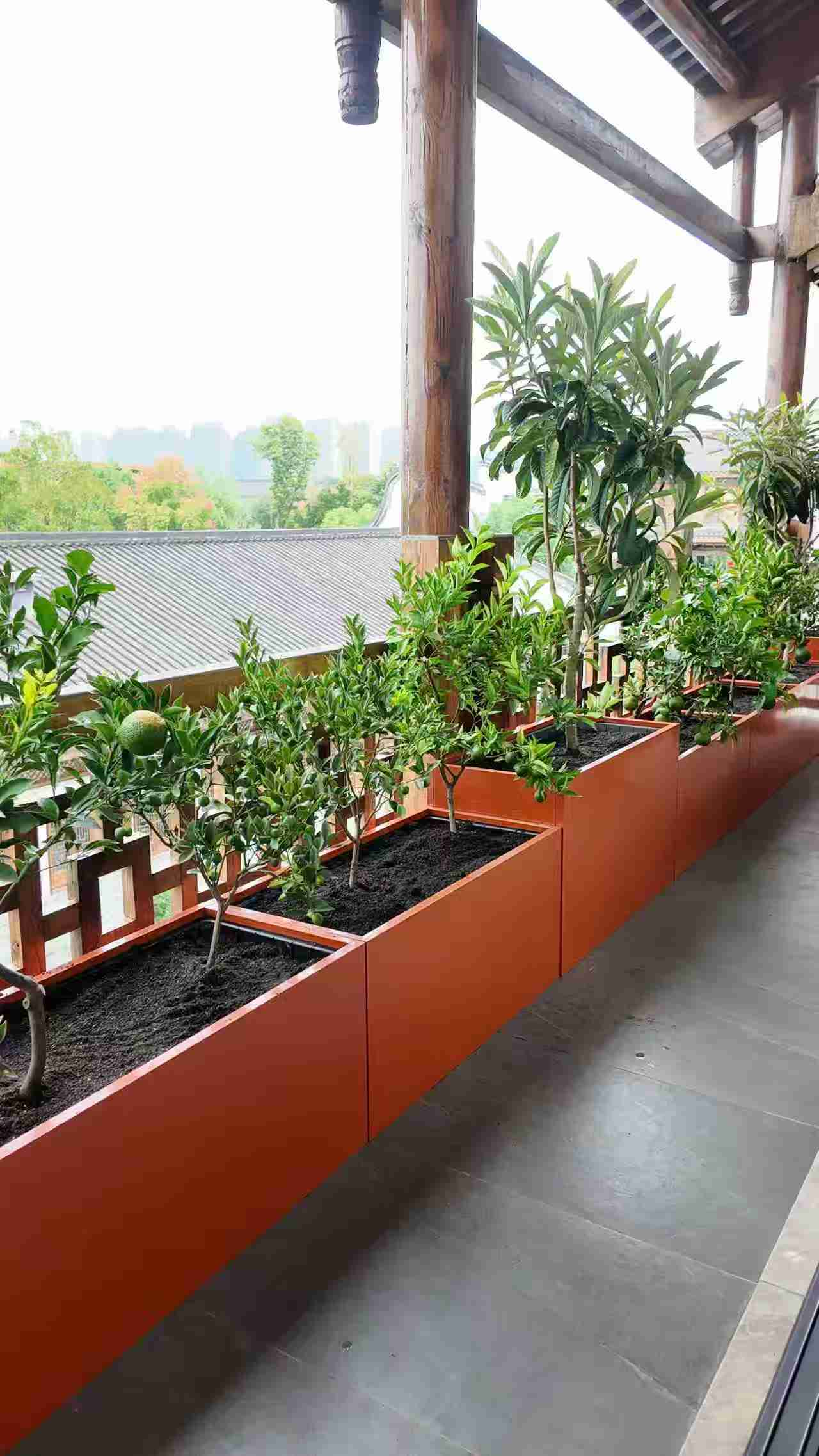 Which stainless steel flower boxes are suitable for balcony gardening?