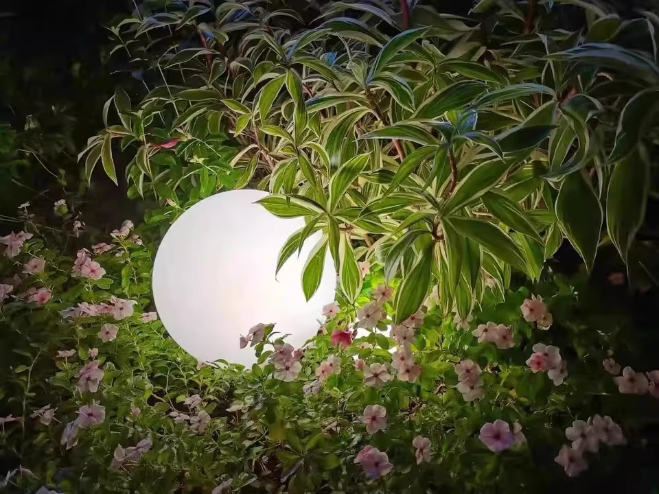 LED Glow Balls for Landscape & Garden Design