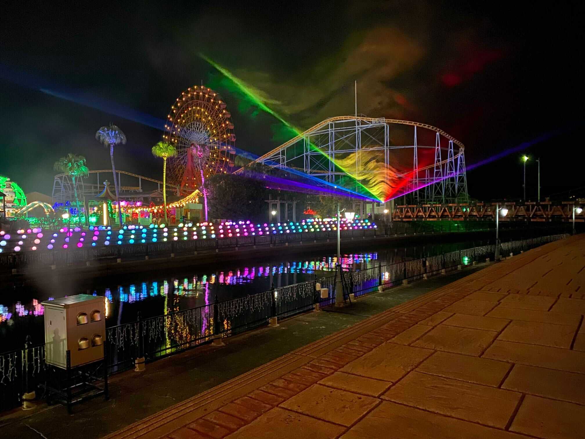 Light Empowers Amusement, Illuminate Dreamlike Nights