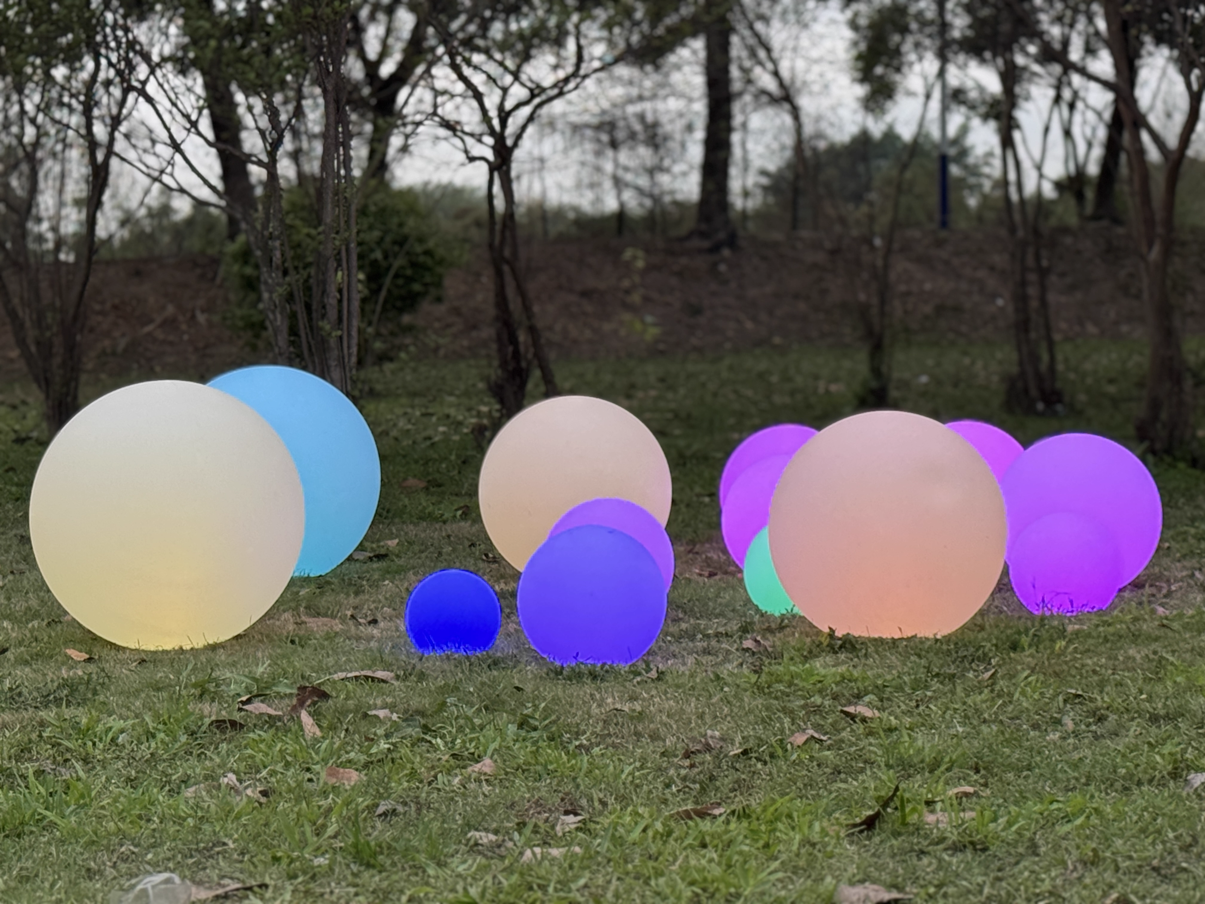 Professional LED glow ball lighting solutions tailored for modern commercial spaces.