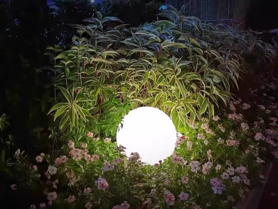 LED Glow Balls for Landscape & Garden Design
