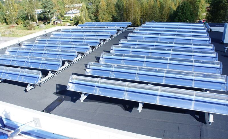 Parabolic trough systems use long, curved mirrors to concentrate sunlight onto a receiver tube running along their focal line. A heat transfer fluid7.png