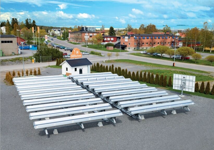Parabolic trough systems use long, curved mirrors to concentrate sunlight onto a receiver tube running along their focal line. A heat transfer fluid8.png