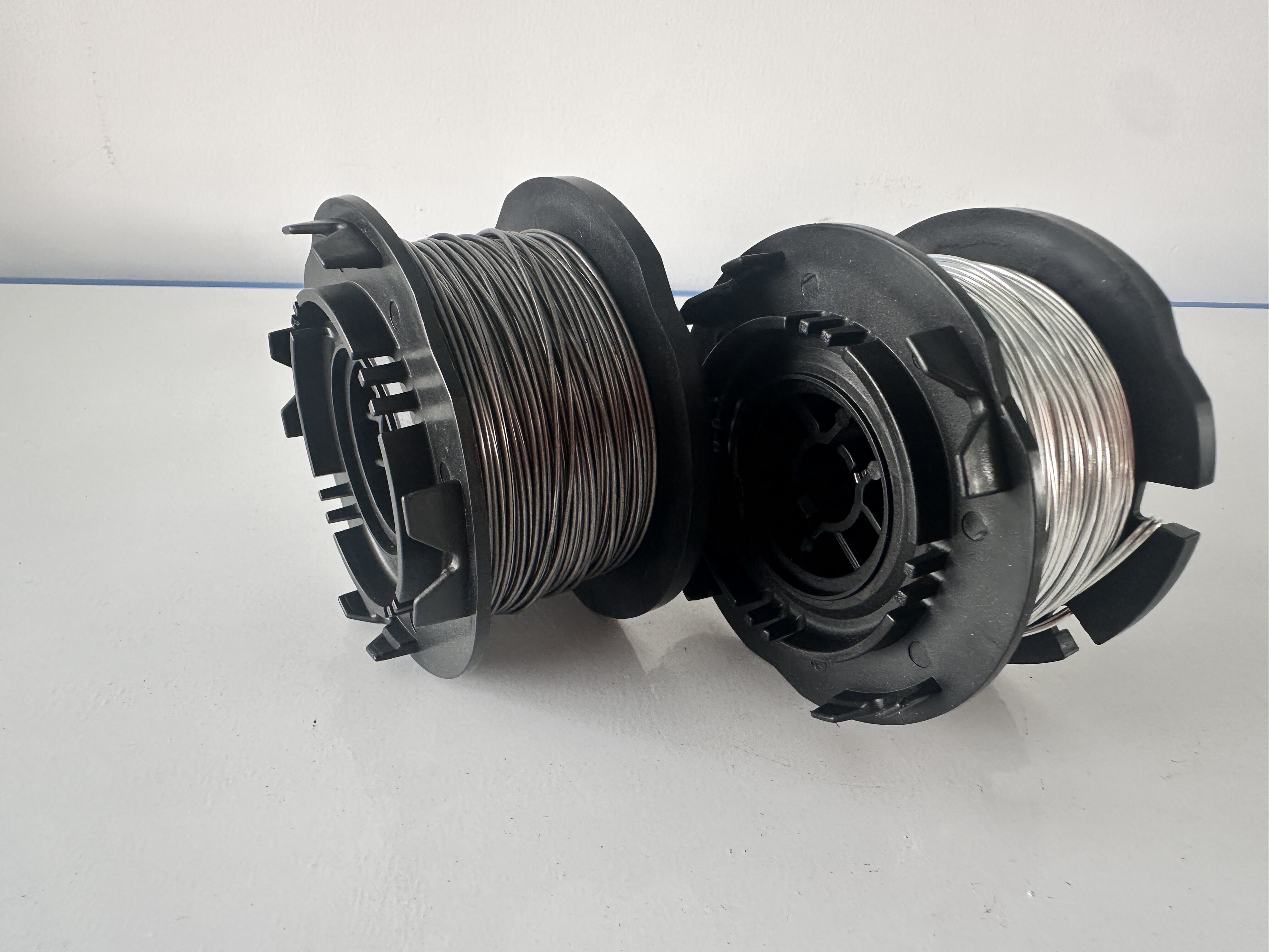 建設業界でのさまざまな用途に適した多目的な結束線コイル