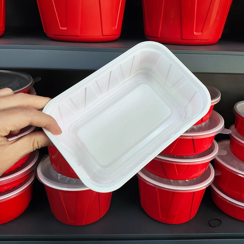 What Are the Benefits of Using Recyclable Takeout Containers?