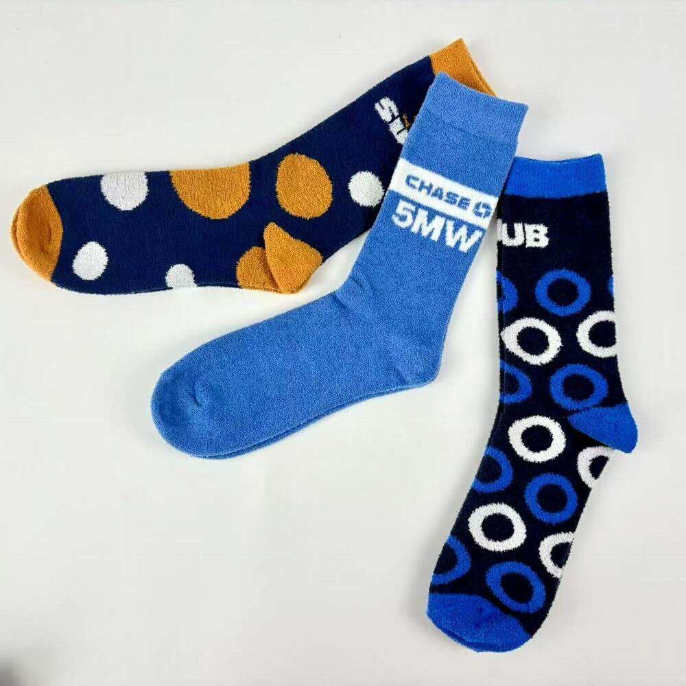 Custom Jacquard Logo Fuzzy Socks for Home Use