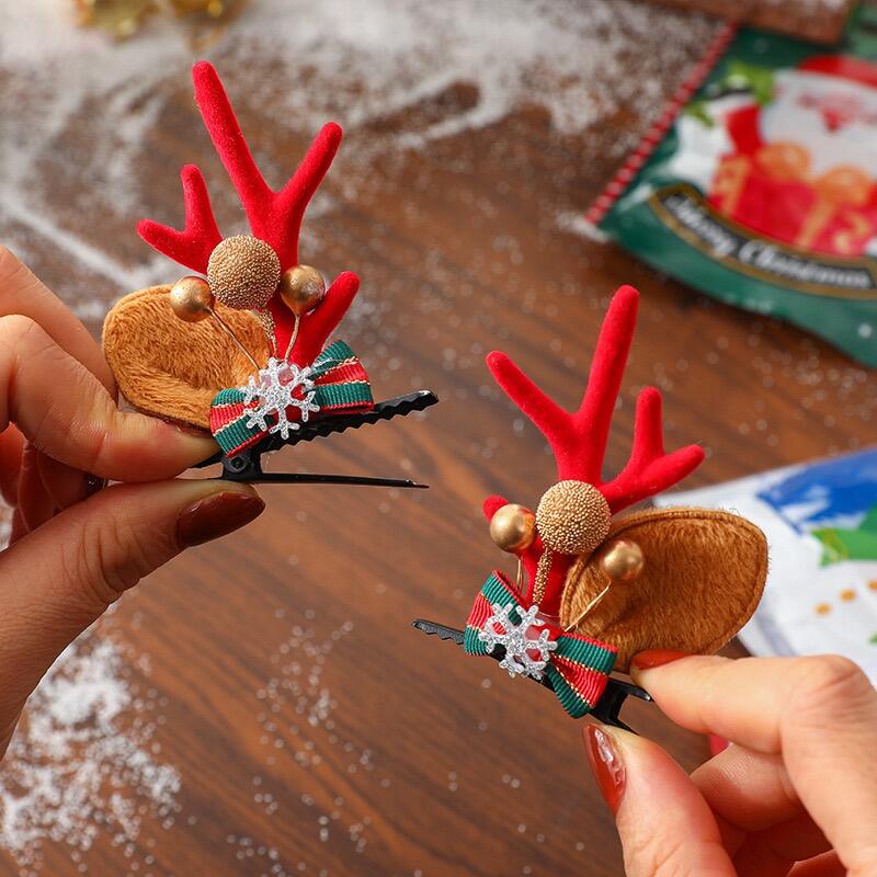 Pairs of Christmas Clips Colorful Designs for Decoration