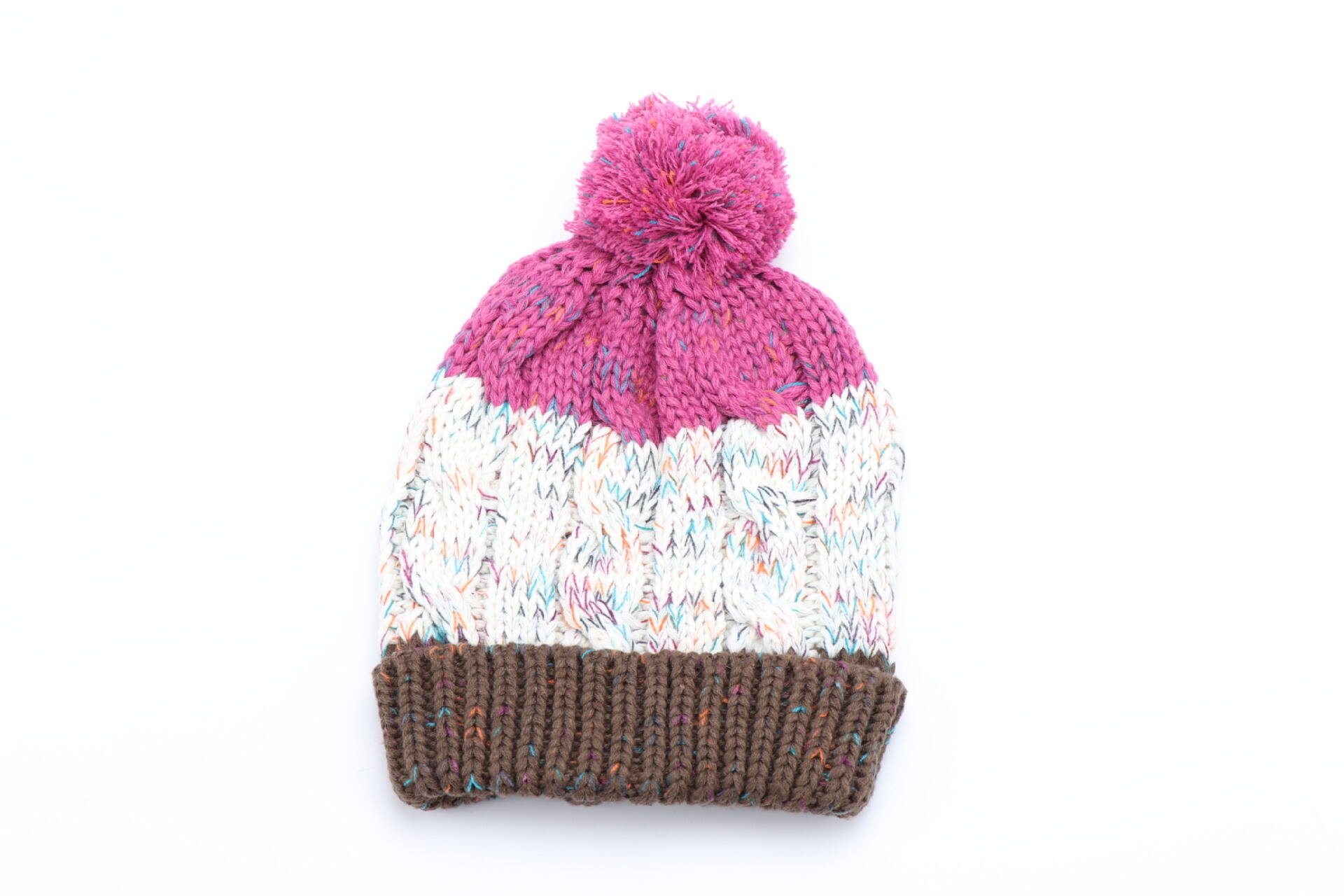 Kolorowa czapka beanie z fabryki