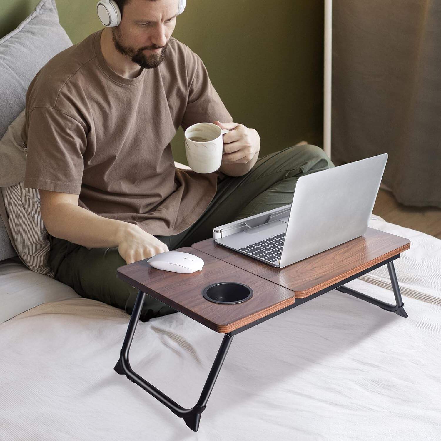 What Features Make a Laptop Desk Ideal for Remote Work?