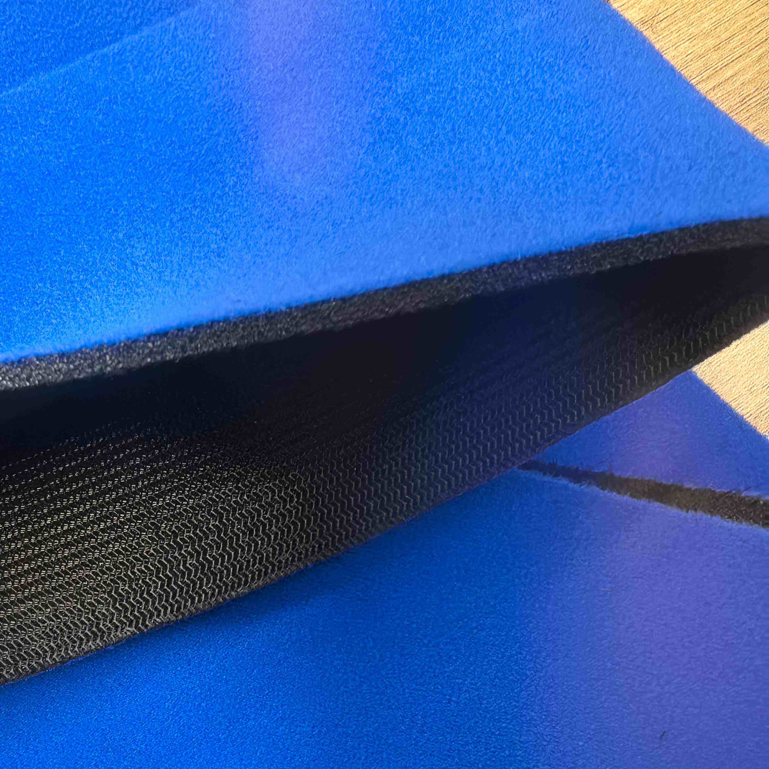 Engineering Darkness - The Zero-Light-Leak Cinema Screen Revolution