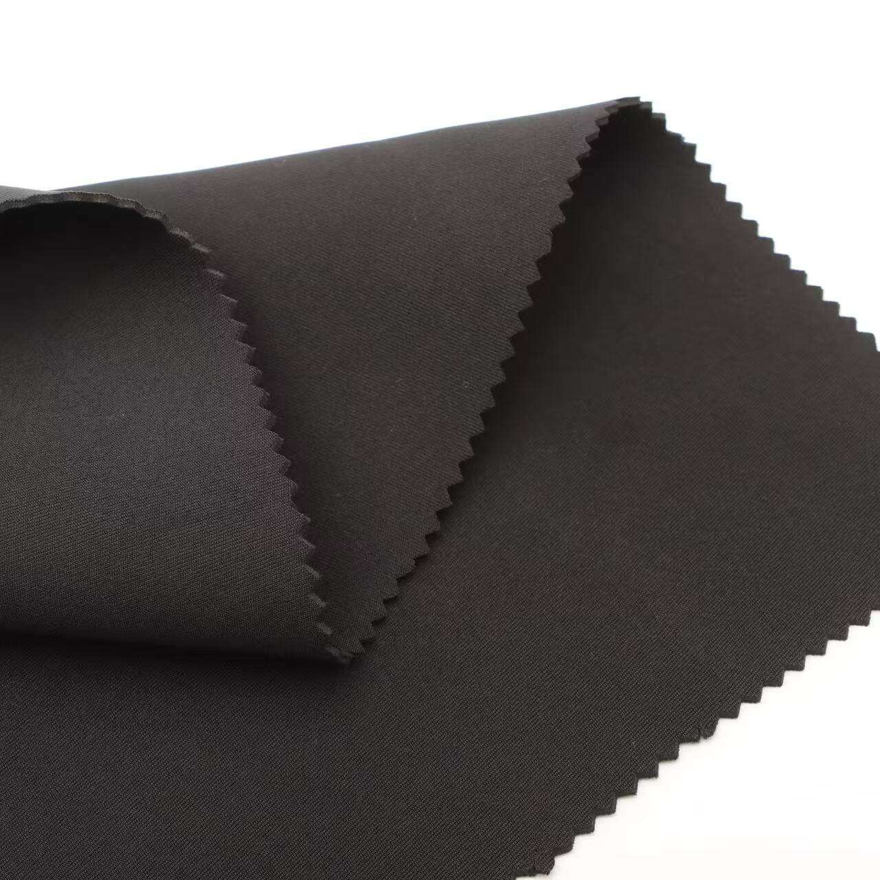 W jaki sposób tkanina neoprenowa jest wykorzystywana w przemyśle medycznym i sportowym