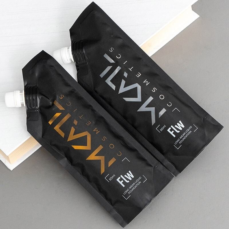 Paketa plastike t? personalizuara me logo t? shtypur, ?anta me gyp p?r kosmetik? me ngushtim dhe me tub