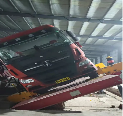 What advantages do tipper trucks have over traditional unloading methods?