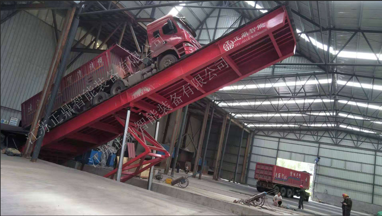 Top 5 systémů pro vykládku nákladních automobilů s hydraulickým zvedáním karosérie pro sypké materiály