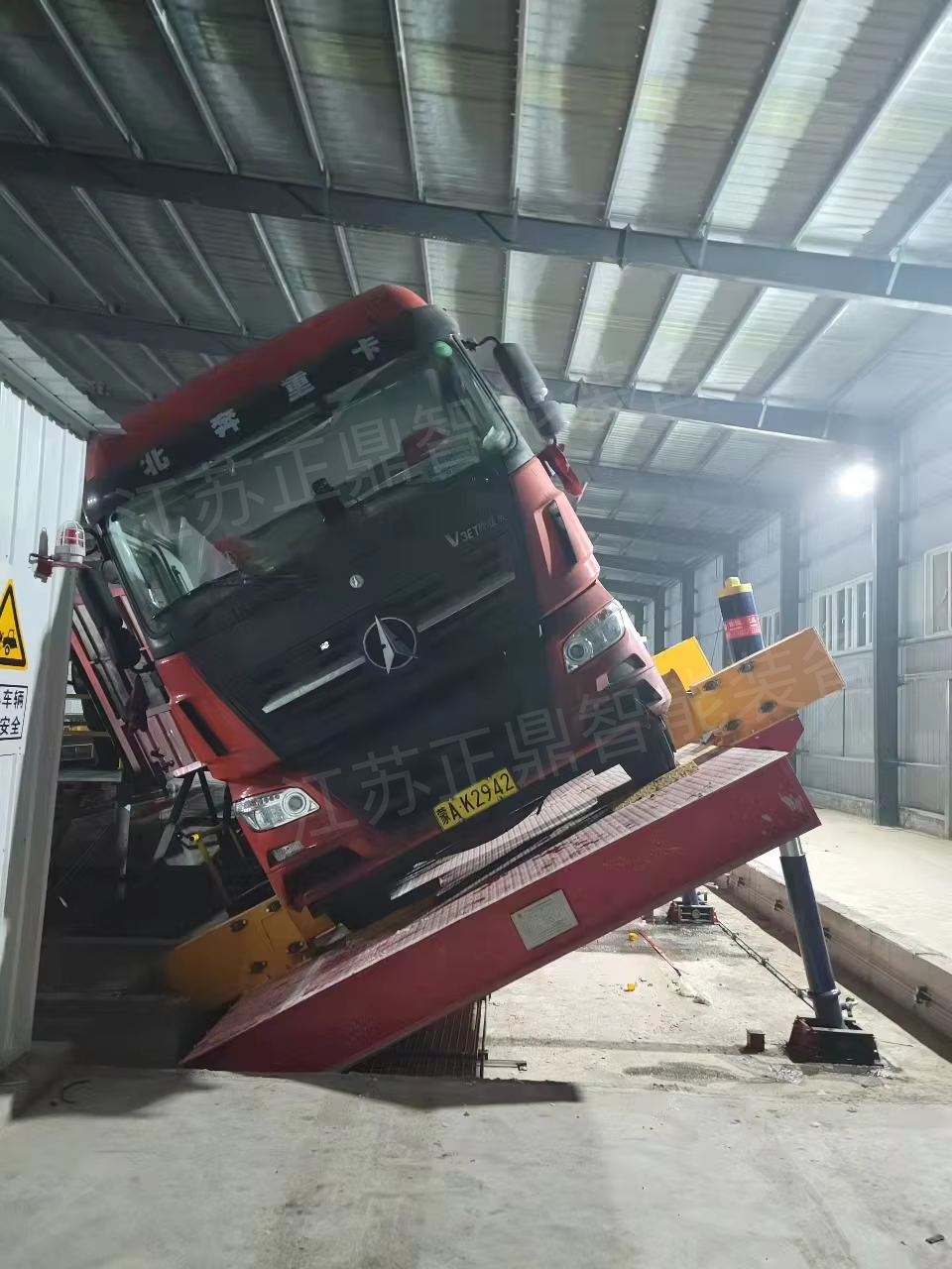 How to Choose the Right Container Dumper for My Business Needs?