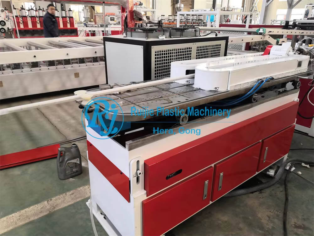 Garis Penyusutan Selang Berkerut Dinding Tunggal PVC, Mesin Pengeluaran Selang Berkerut PVC, Garis Mesin Selang Berkerut PVC
