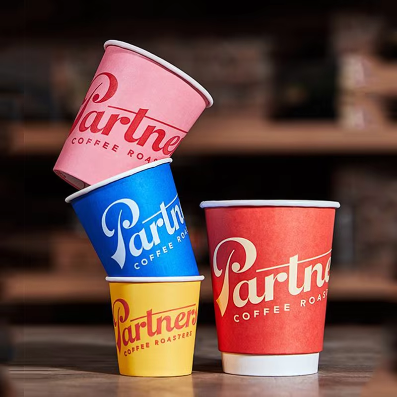 การออกแบบถ้วยกระดาษสามารถส่งผลต่อประสบการณ์การรับประทานอาหารของลูกค้าได้อย่างไร