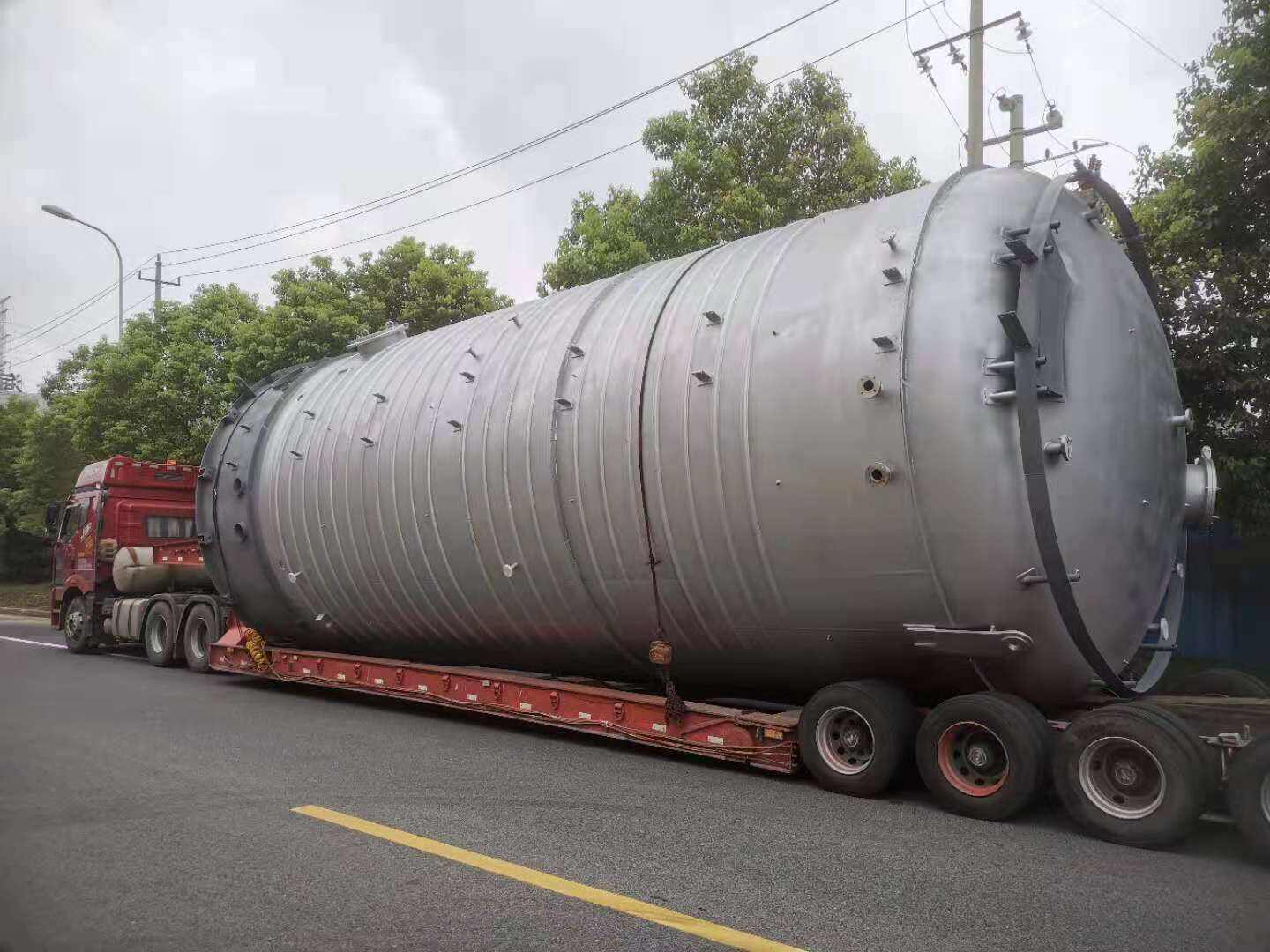 Electronic chemicals containers