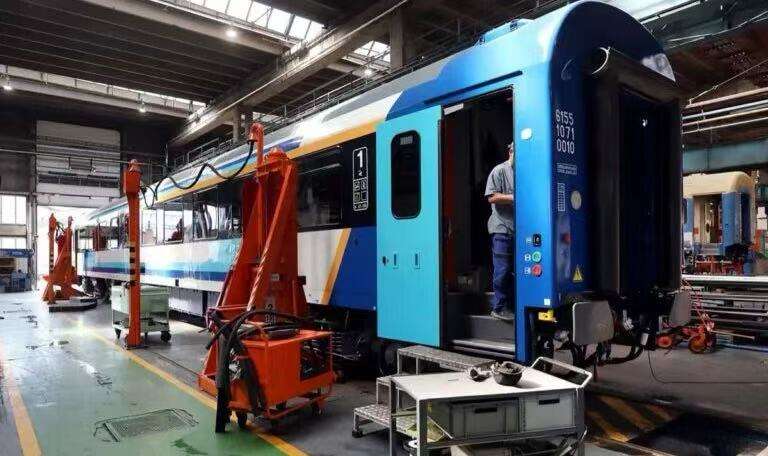 Po získaní ruského závodu bol maďarský železničný veľkoobchodný podnik povinný sa likvidovať