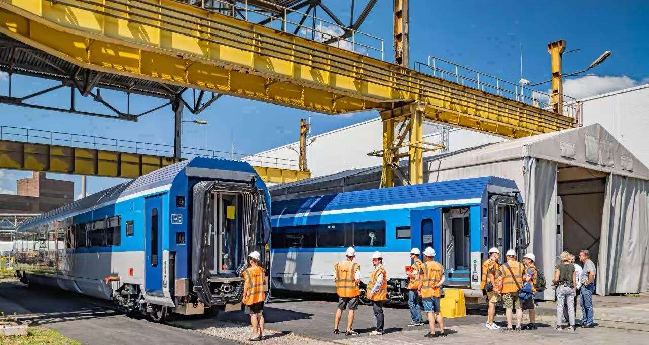 Wat is die rol van isolasievoeë in spoorwegstelsels?