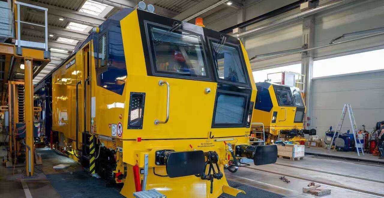 Perspektívny objektív: Pohľad do zváracieho pracoviska európskej dielne karosérií