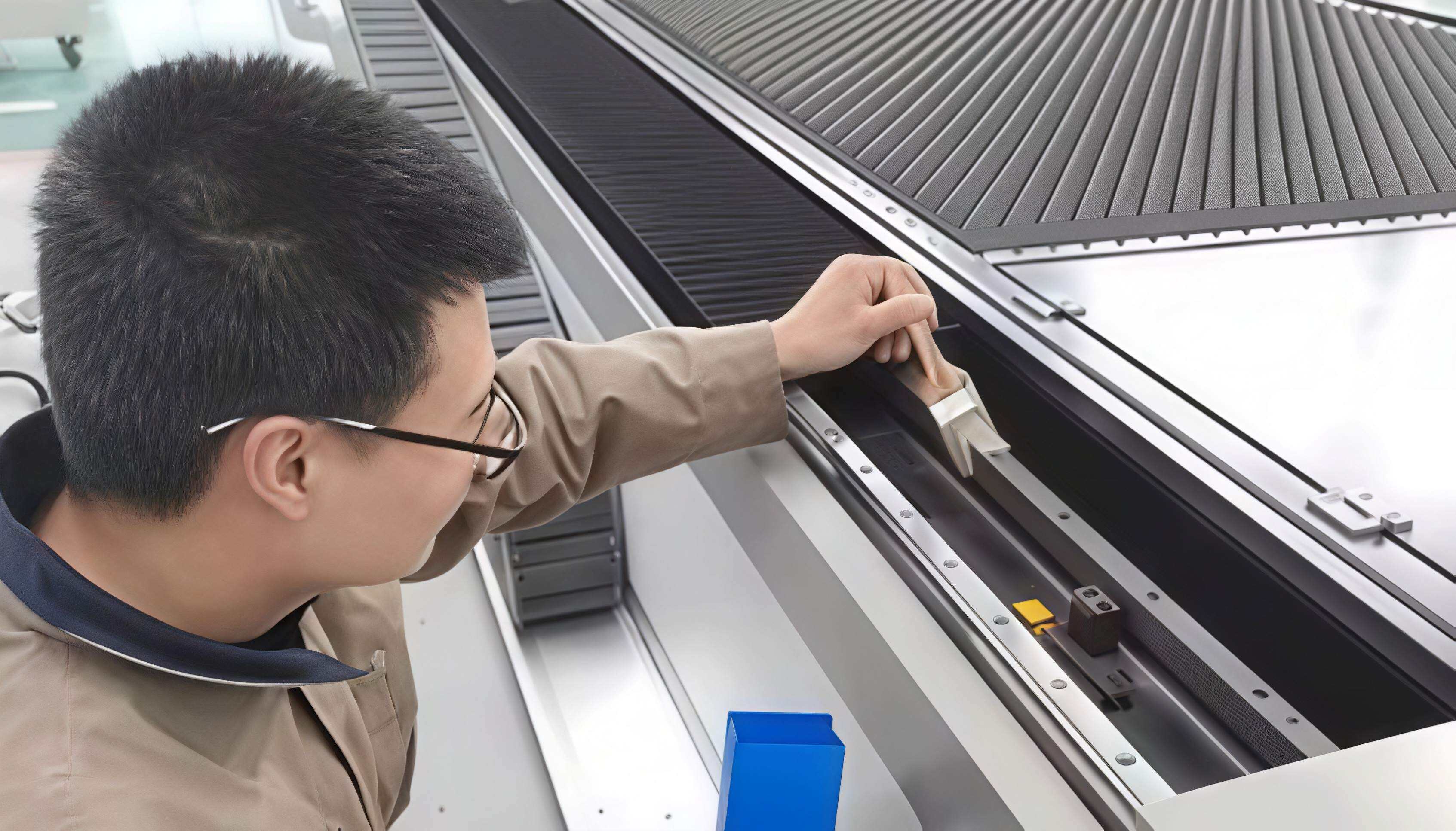 2.Apply lubricating oil..jpg