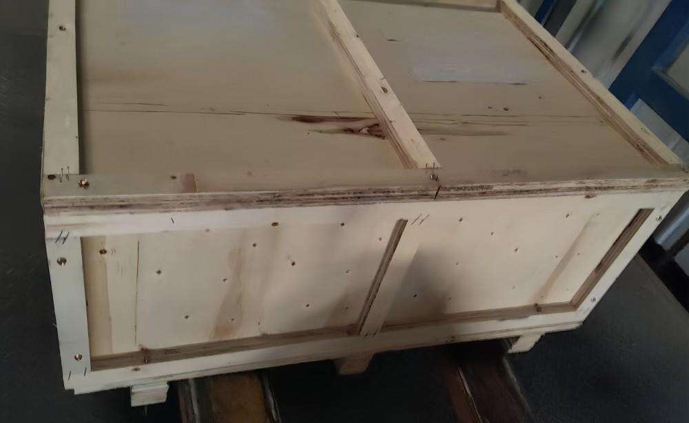 3.Wooden box sealing.jpg