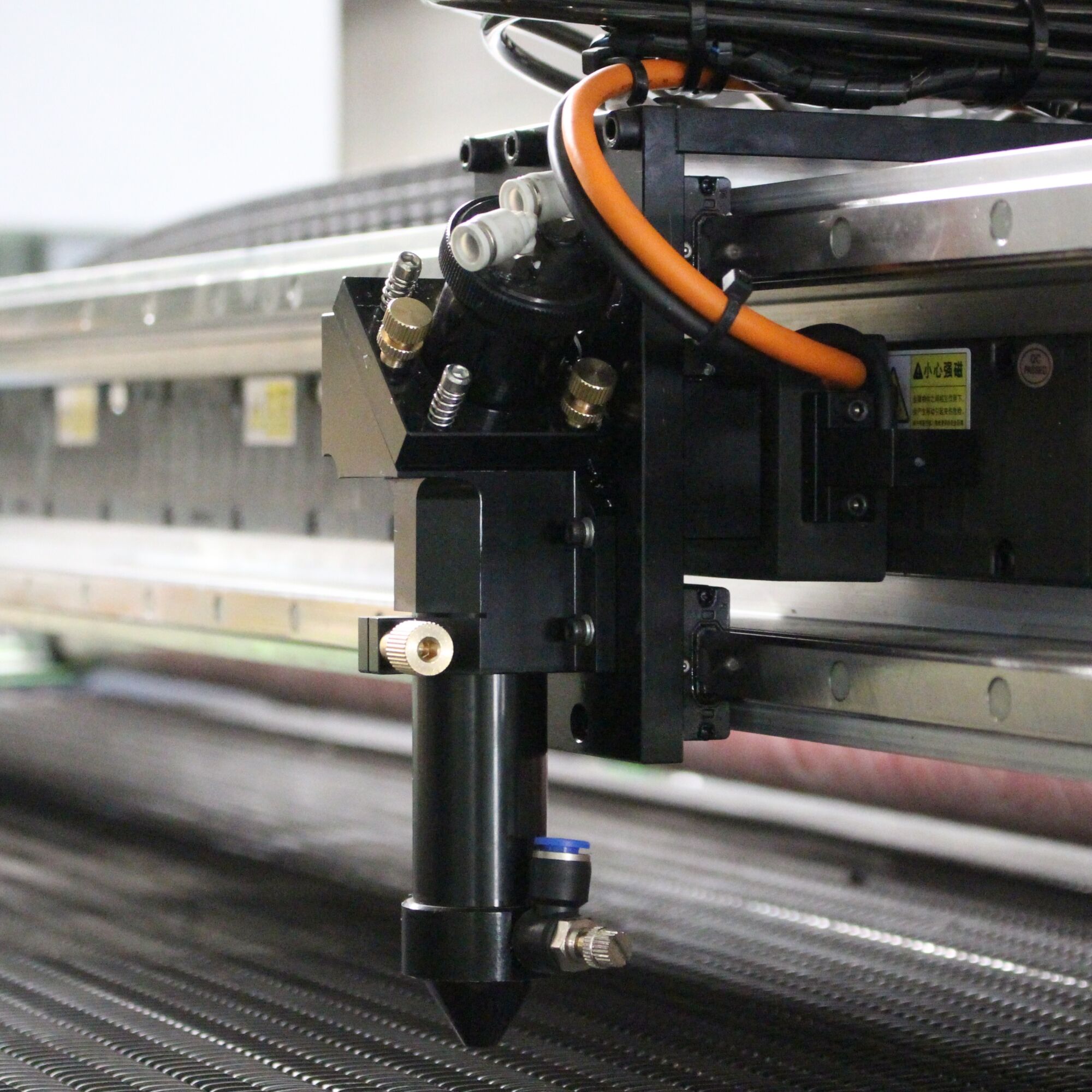 1830 maglev auto feeding fabric cutting machine-6