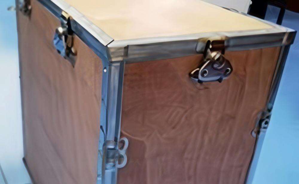 3.Wooden box sealing.jpg