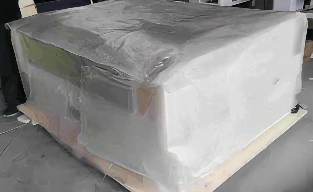 2.Wrapping with protective film.jpg