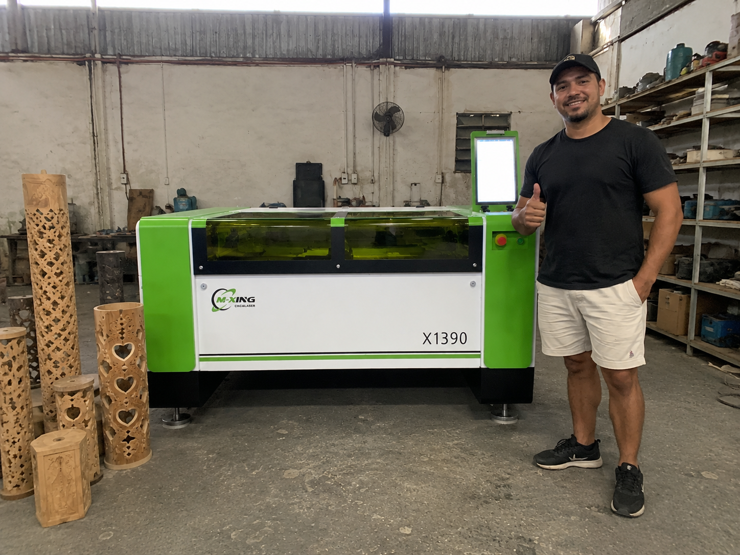 How a Brazilian Advertising Company Improved Acrylic Cutting Efficiency with the 1390 CO2 Laser Cutting Machine