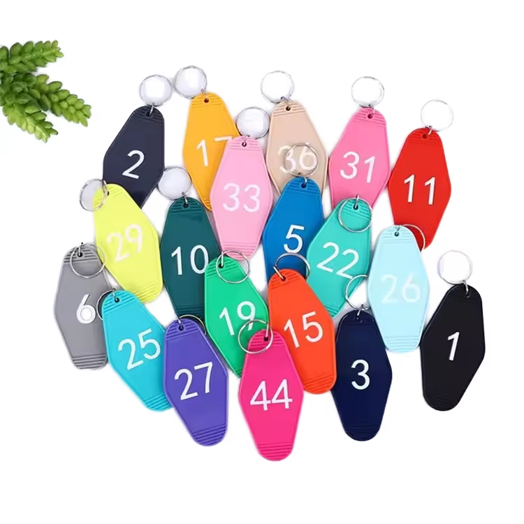 How to Customize Motel Keychains for Retro and Creative Branding