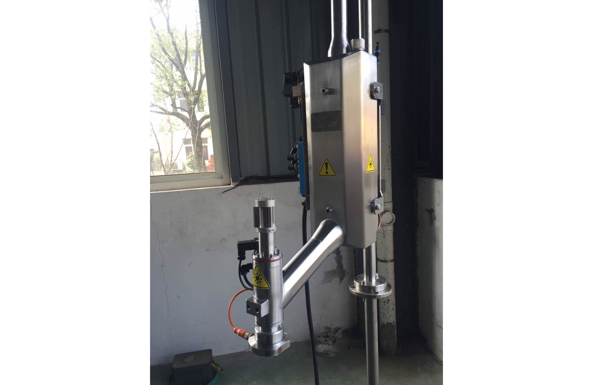 Auto Nitrogen Filling Sealing Machine