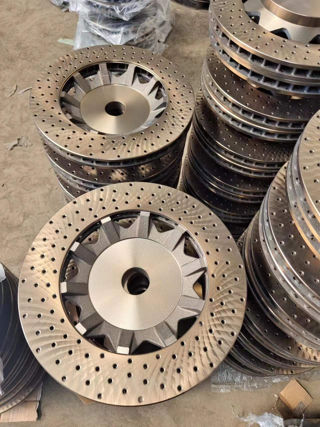 De ce să alegeți discuri de frână ventilate pentru frânare frecventă?