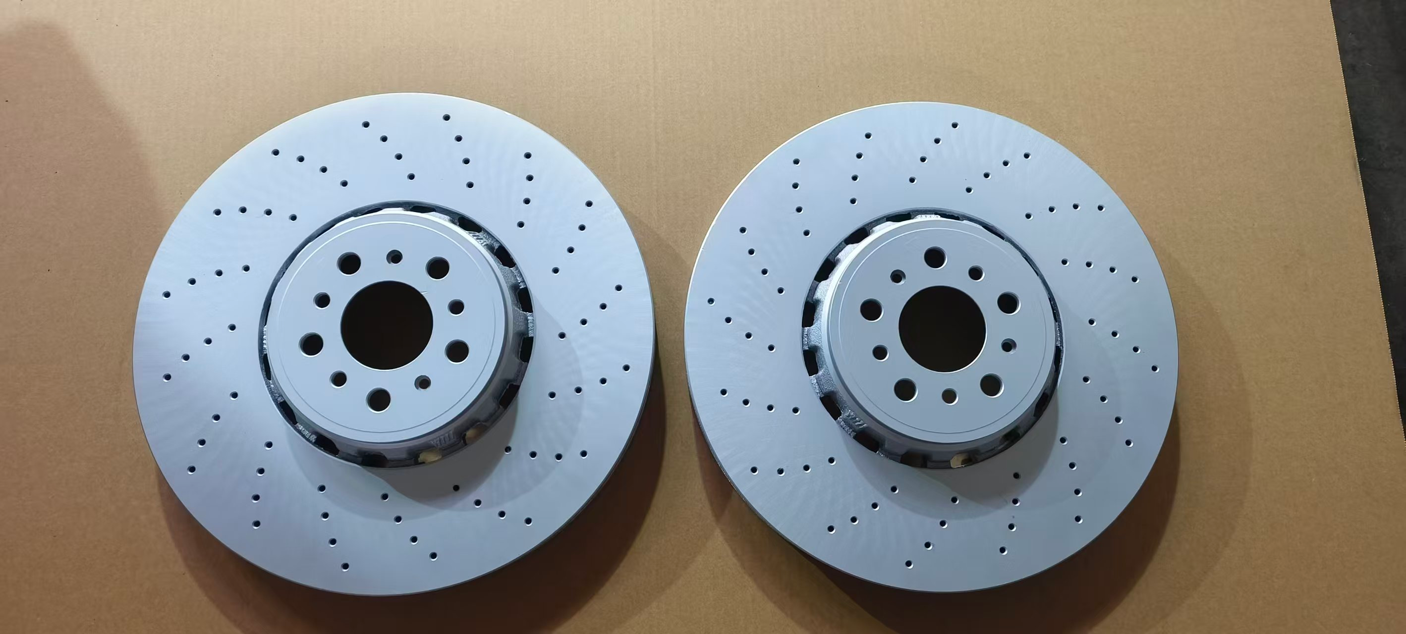 How to match brake discs to different brake pad materials?