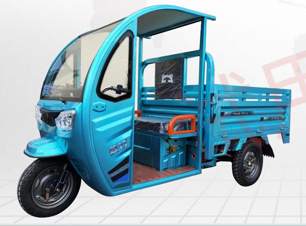 electric tricycles are used for commercial cargo transportat-0