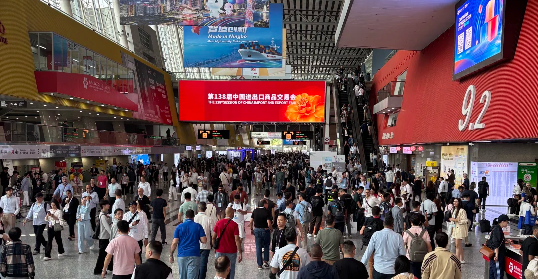 Canton Fair: Higit Pa sa Face-to-Face – Tuklasin ng ZIGO at mga Kliyente ang Mga Bagong Frontiers sa Signage at Wayfinding