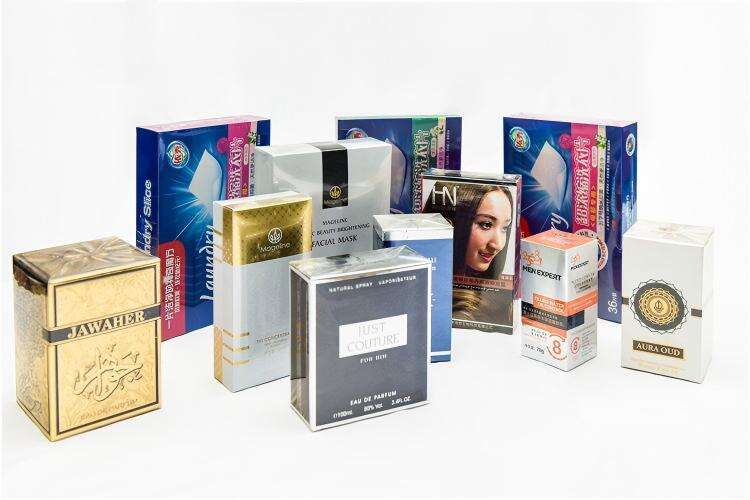 Automatyczne owijanie perfum celofanem – pojedyncze pudełka