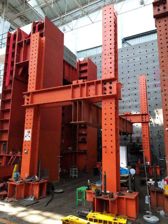 أنظمة التحكم والرصد المتقدمة