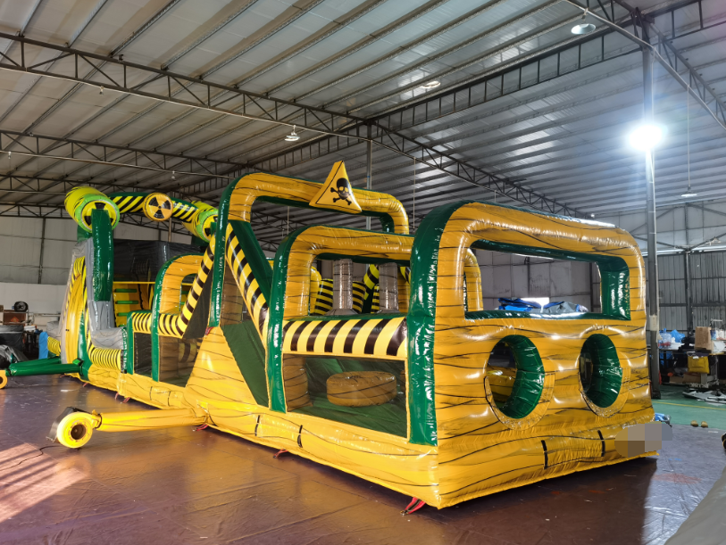 Immersive 18M Toxic Radiation Themed Inflatable Obstacle Maze