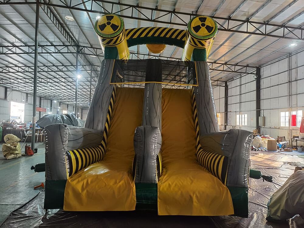 Immersive 18M Toxic Radiation Themed Inflatable Obstacle Maze