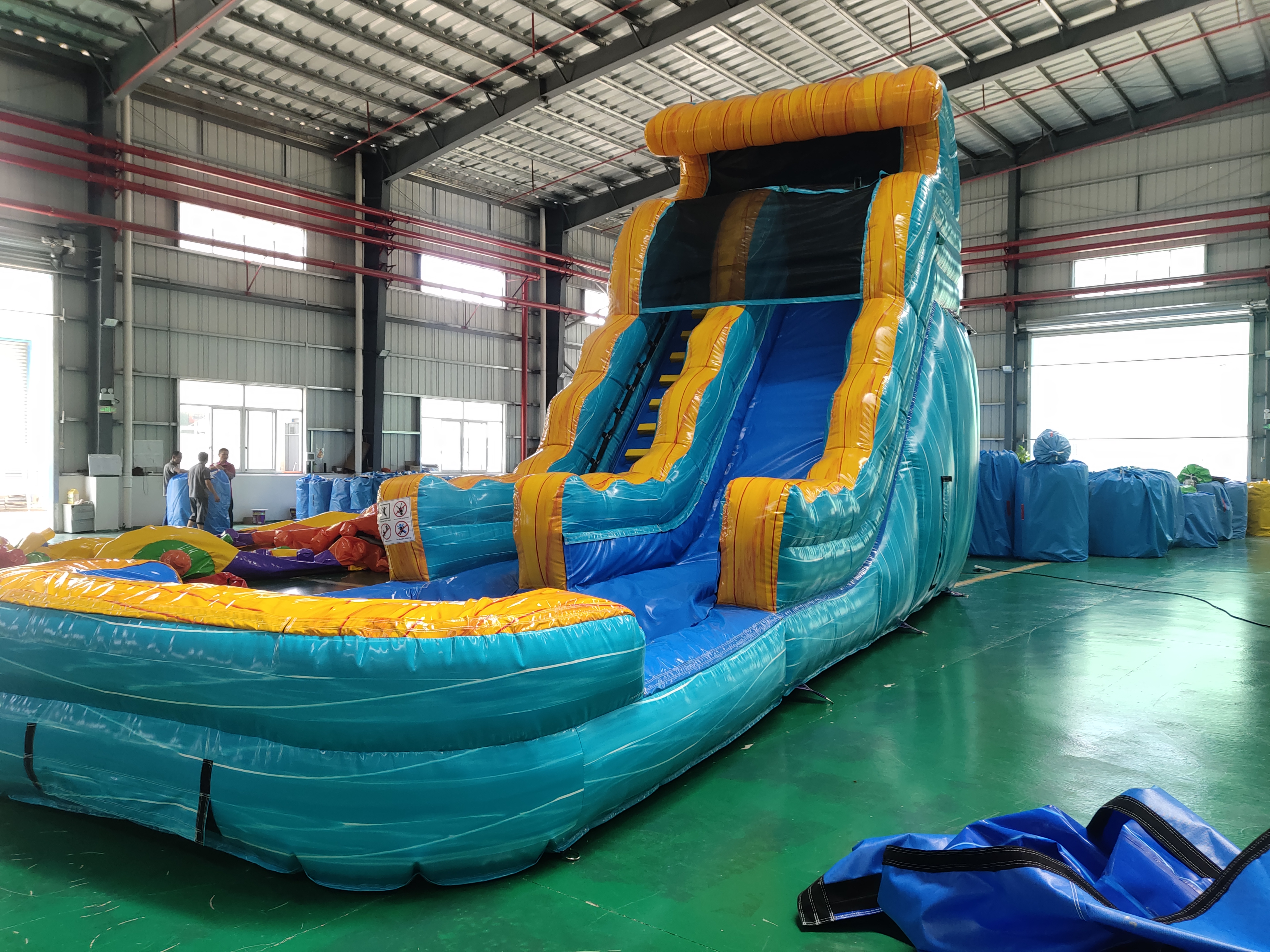 In-Stock Lake Blue Dual-Use Dry-Wet Inflatable Slide - Heavy Duty for Holiday Markets & Resort Water Activities